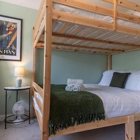 Holiday home The House At Cherry Tree